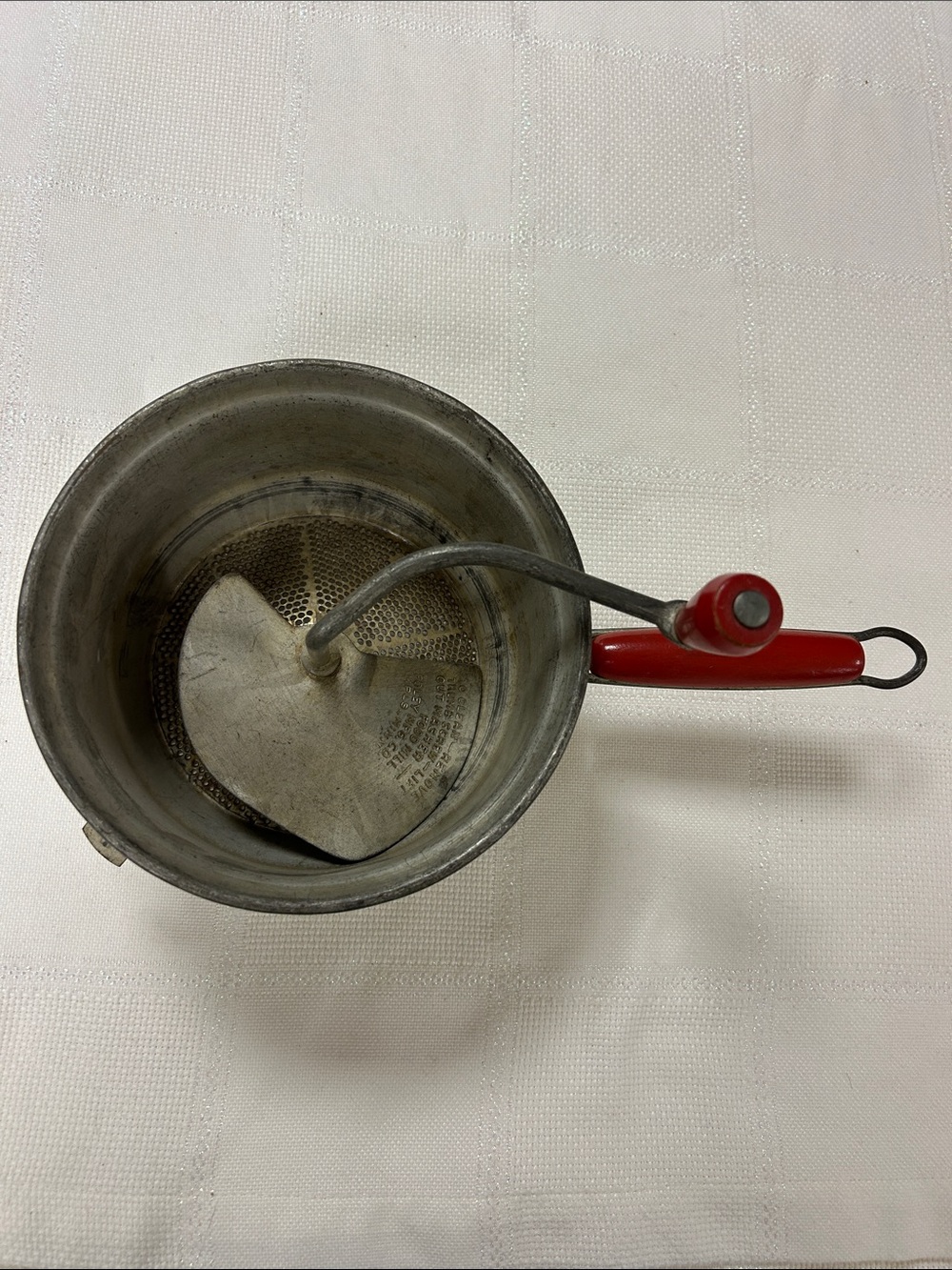 Vintage foley Mfg Red-Handled Vintage Style Food Mill – Red